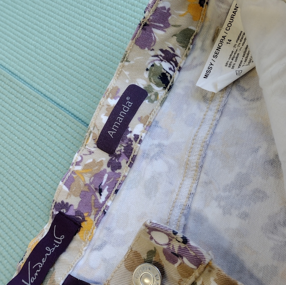 Gloria Vanderbilt Denim Floral Stretch High Waist Shorts Size 14 - Picture 6 of 8